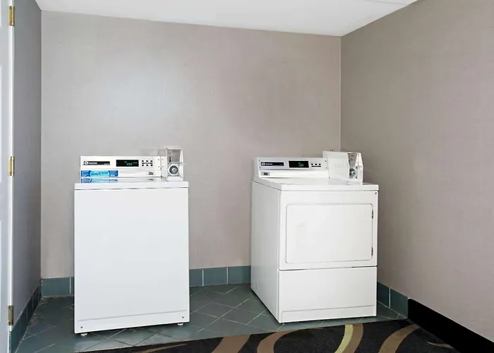 La Quinta By Wyndham Airport Hotel 3*
