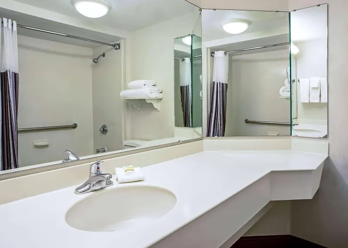 La Quinta By Wyndham Airport