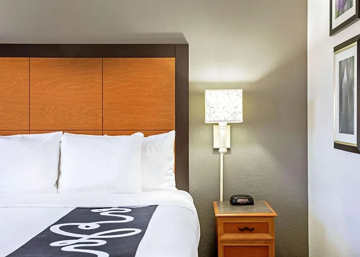 La Quinta By Wyndham Airport Hotel 3*