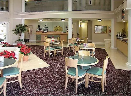 La Quinta By Wyndham Airport Hotel 3*
